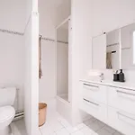 Llyod - 3 A Madeleine Apartman