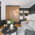 Llyod - 3 A Madeleine Apartman *