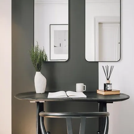 Llyod - 3 A Madeleine * Párizs