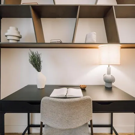 Llyod - 3 A Madeleine * Párizs