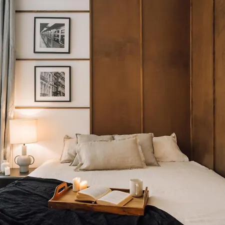 Llyod - 3 A Madeleine Apartman