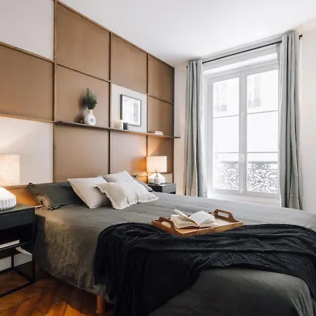 Llyod - 3 A Madeleine